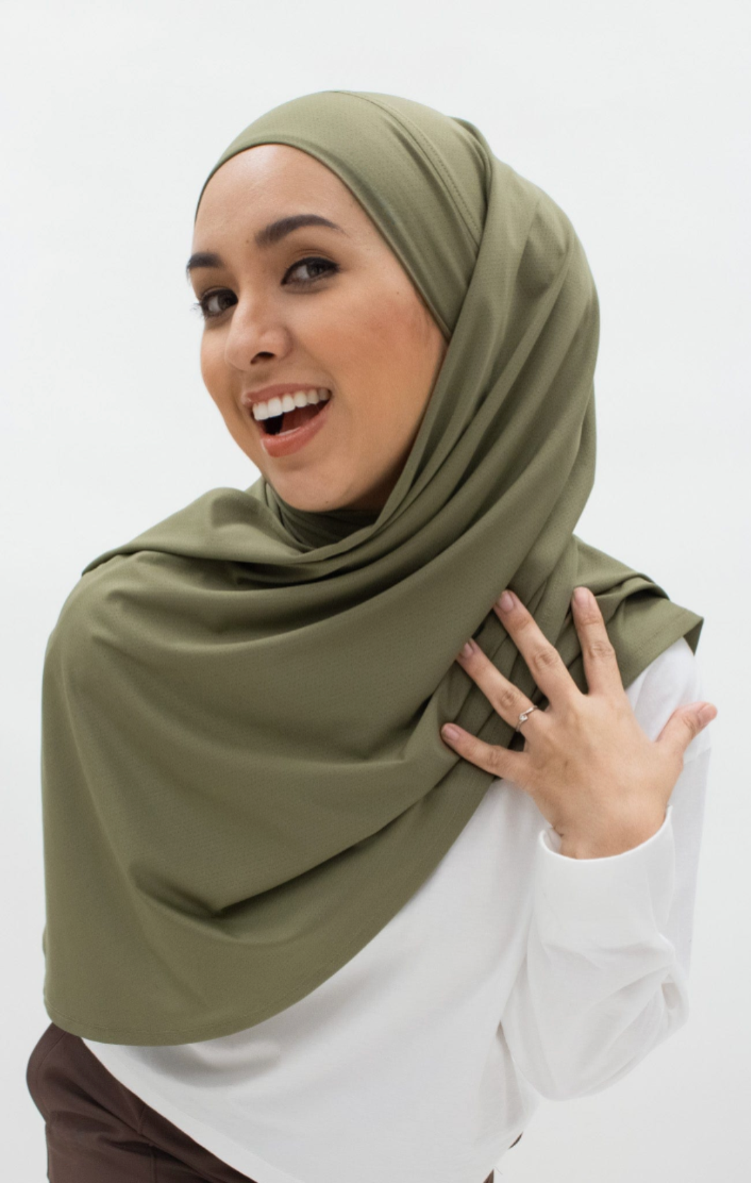 Lichtgroene Maxi Sport Hijab met Strikbanden - Extra Lange Sporthoofddoek