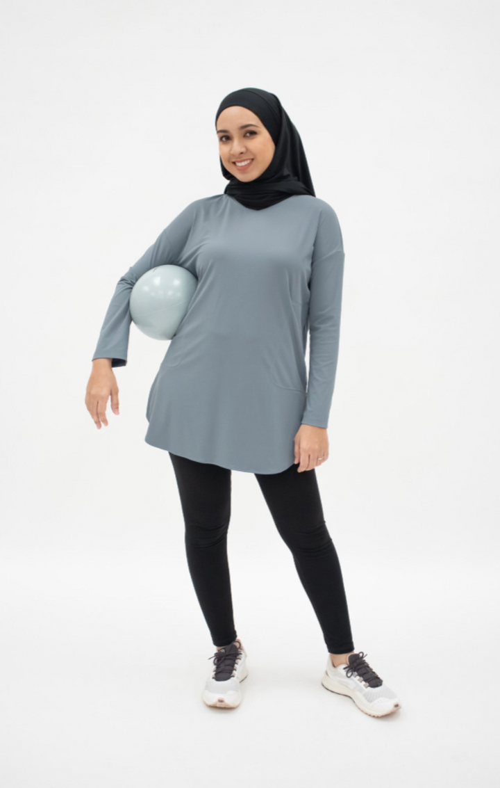 Zijdezachte Modest sporttop - Luxe comfort in staalblauw