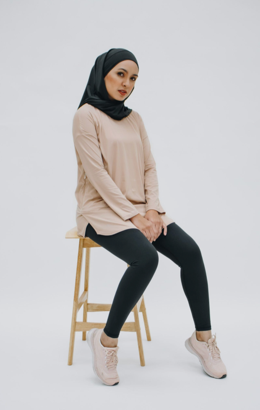 Zijdezachte Modest Sporttop - Luchtig Comfort in Latte