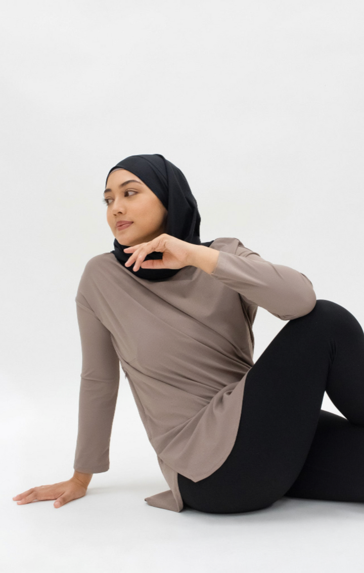 Fluweelzachte Modest Sporttop - Luxe Comfort in Taupe